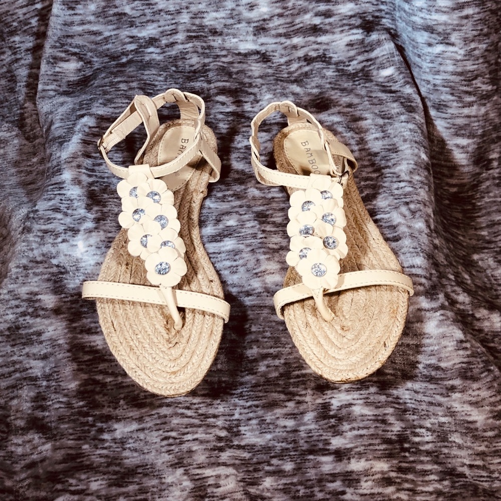 Bamboo Beige Sandals Size 7